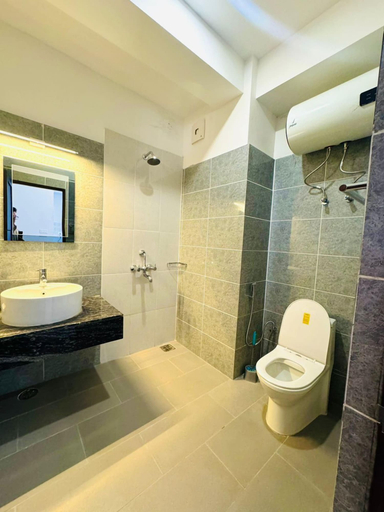Bathroom 3, Dzi Apartments, Kawang