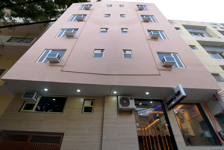 Hotel Urban Tree near Delhi Airport, West