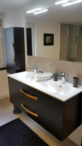 Bathroom 3, LES COLOMBAGES, Bas-Rhin