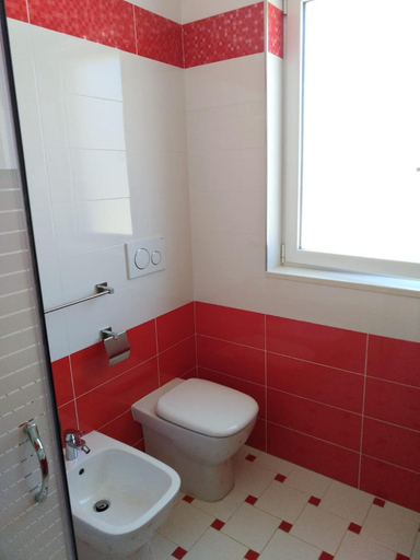 Bathroom 3, PiGreco, Savona