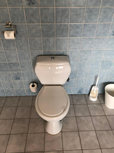 Bathroom 3, Hotel Belair, Liège