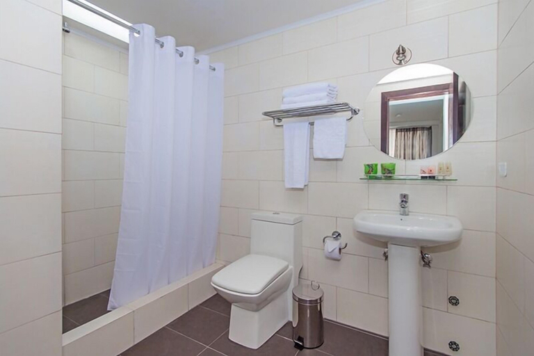 Bathroom, Casa Alta, Quito