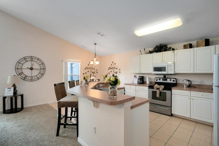 Others 5, Beautiful 4 Bedroom 3 Bathroom pool & spa Villa, Polk