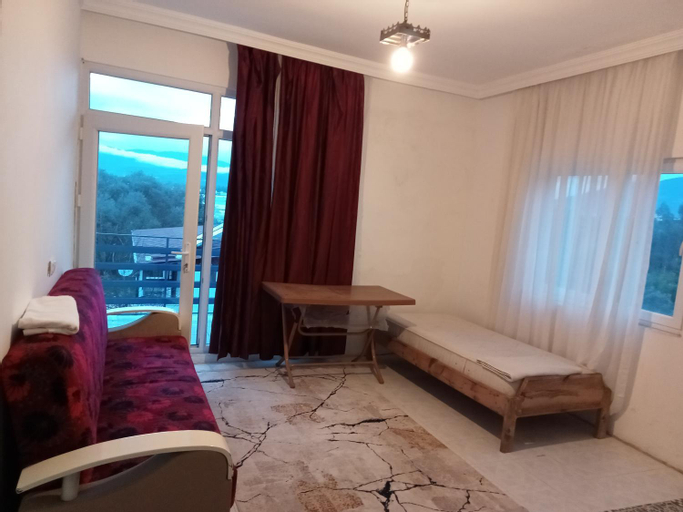 Others 5, Modestus pansiyon otel, Merkez