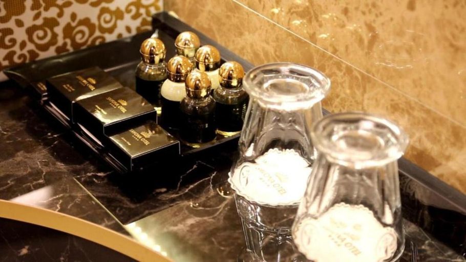 Food & Drinks 5, Savona Otel, Merkez