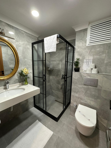 Others 4, H&L Suites, Fatih
