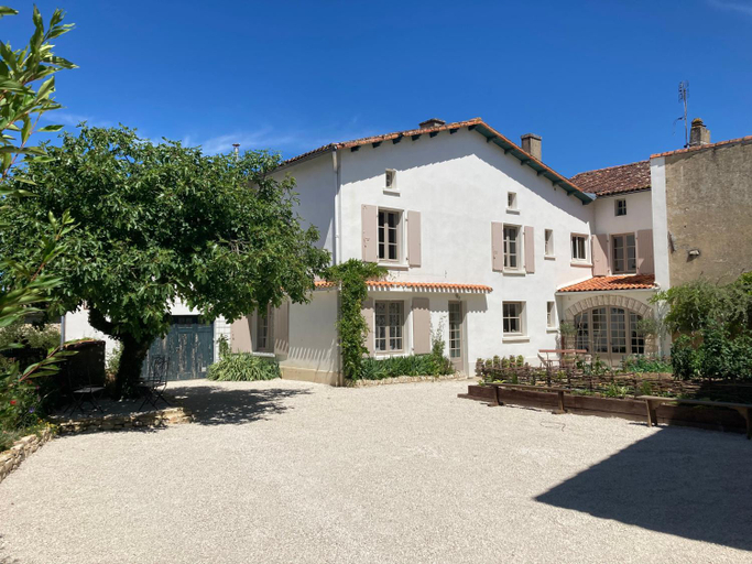 Others 4, No12, Charente