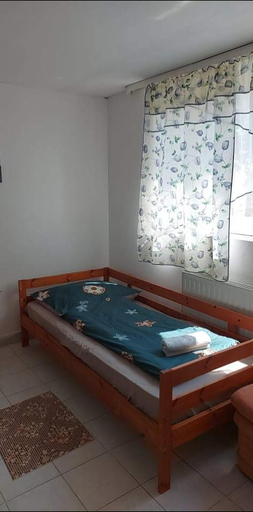 Others 2, Badacsonyi pihenes privat berlemeny, Tapolca