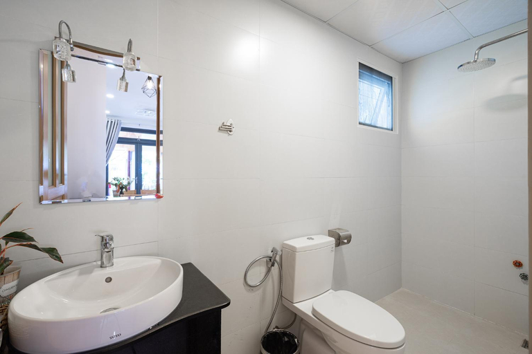 Bathroom 3, Do Gia Bao Villas, Đà Lạt