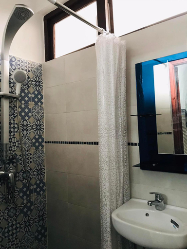 Bathroom 2, Riad Al Arar, Rabat