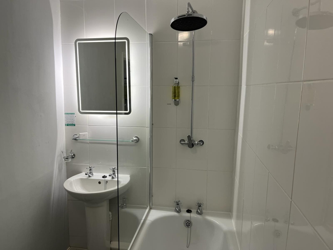 Bathroom 4, Best Western Valley Hotel, Shropshire