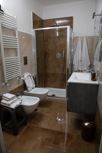 Bathroom 2, Villa Giuseppina, Napoli