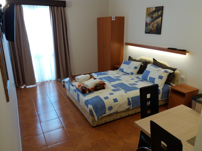 Others 4, Kojic Apartments