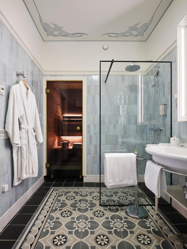 Bathroom 4, Luxury Art Nouveau Hotel Villa Ammende, Pärnu