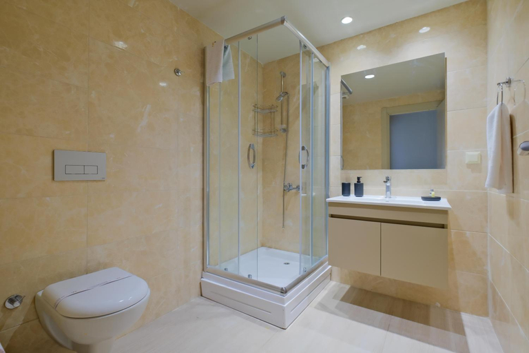 Bathroom 4, New Inn Hotel Cadde 54 Mall, Merkez