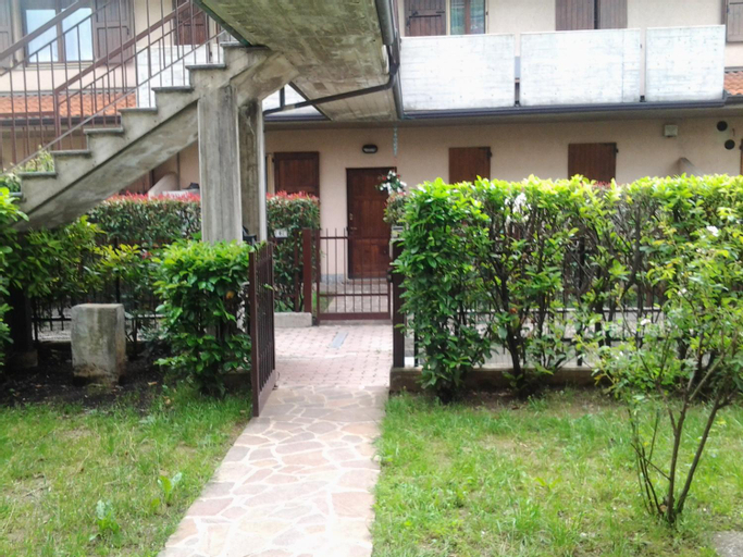 Others 2, Villetta Rossini appartamento da CONDIVIDERE con me Luciano servizio ospiti taxi driver navetta no w, Bergamo