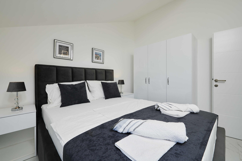 Bedroom 3, Apartmani Knezovic, Trogir