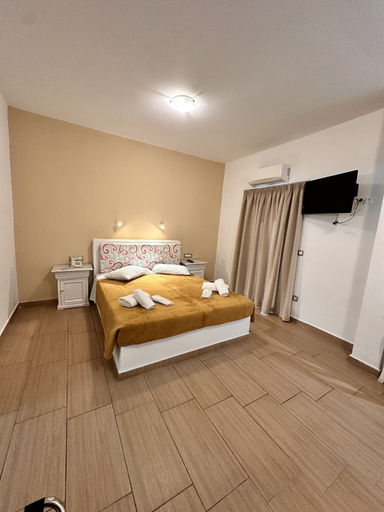 Bedroom 4, Hotel Omiros, South Aegean