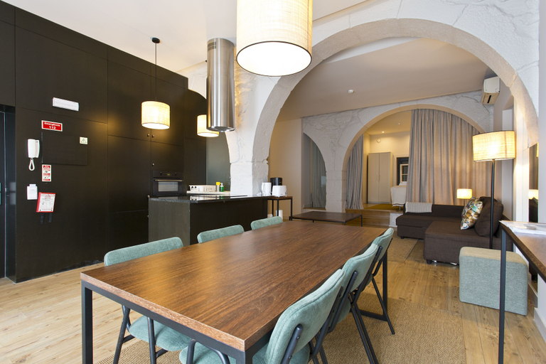 Food & Drinks, RVA Gustavo Eiffel Apartments, Porto