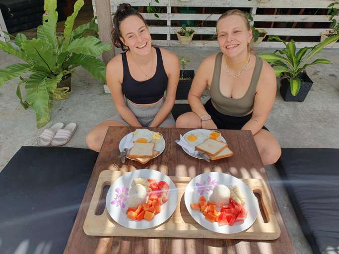 Food & Drinks 2, Madiha Surf House Lanka, Matara Four Gravets