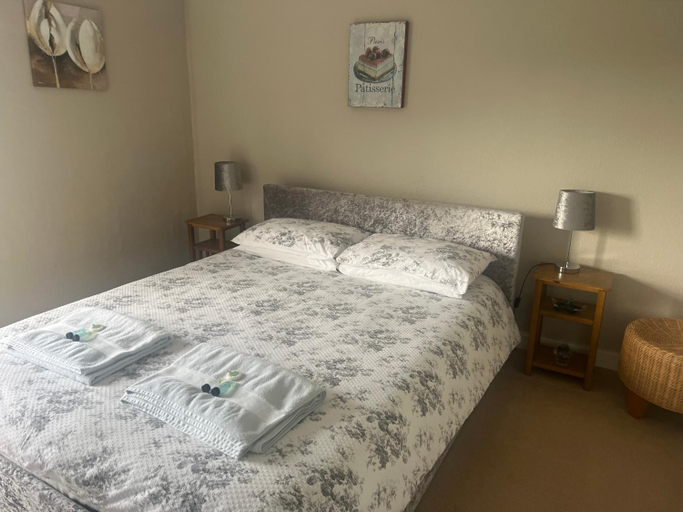 Bedroom 2, Coach and Horses INN, Cornwall