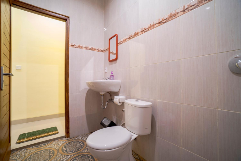 Bathroom 15