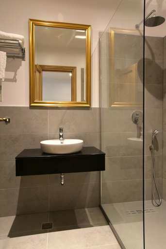 Bathroom 4, Prinz Gregor, Brasov