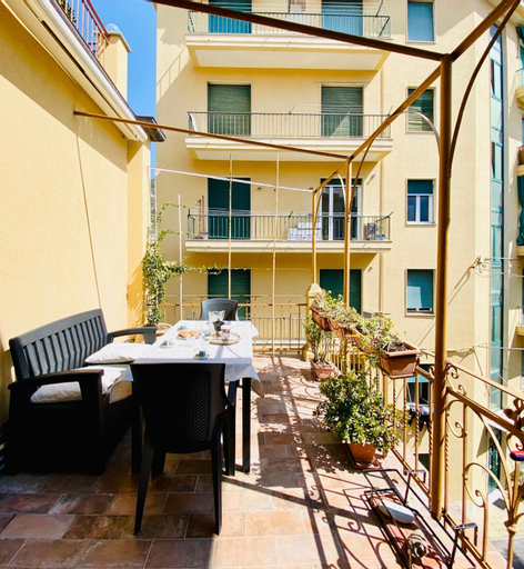 Others 5, Hostdomus - Bilocale da Patrizia, Savona