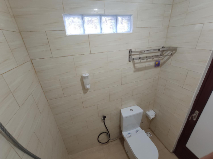 Bathroom 23