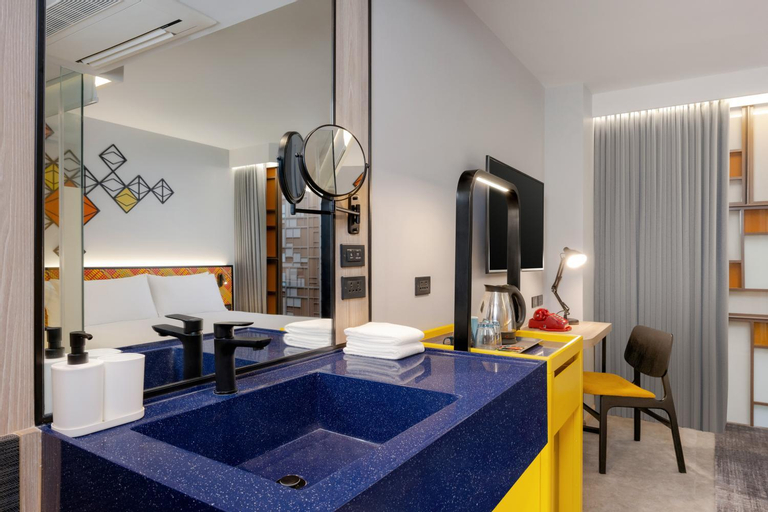 Bathroom 13