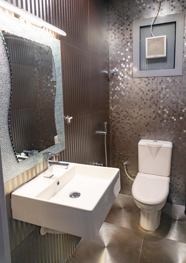 Bathroom, HOOUD Apartments