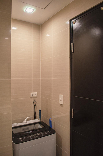 Bathroom 3, Cozy and Classy Studio Across Airport Terminal 3, Pasay City