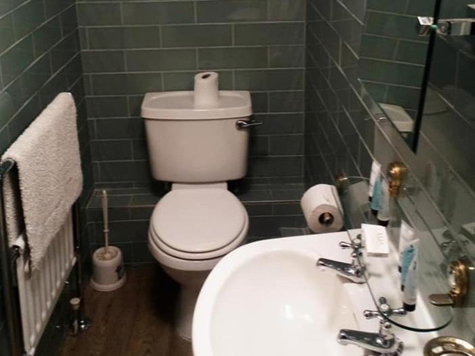 Bathroom 5, Holland Hotel, Anglesey