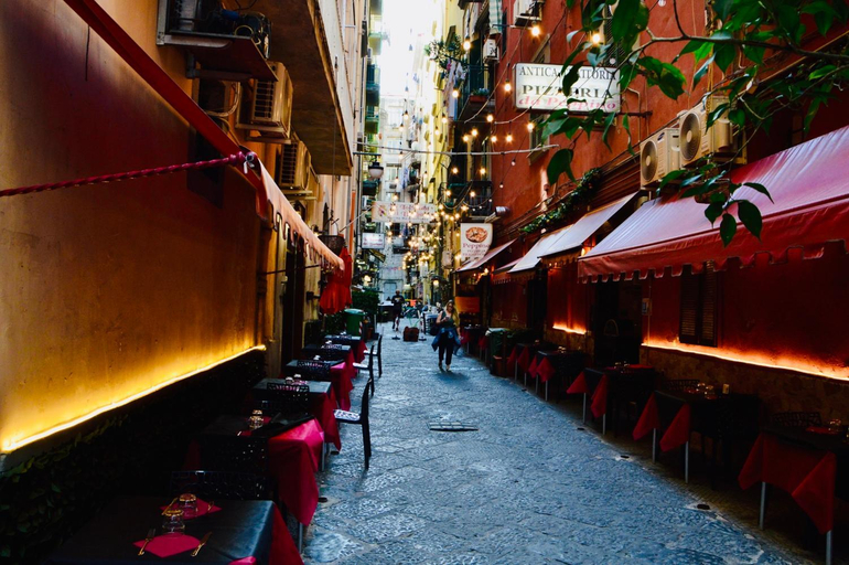 Food & Drinks, HOUSE VICO LUNGO A TOLEDO, Napoli