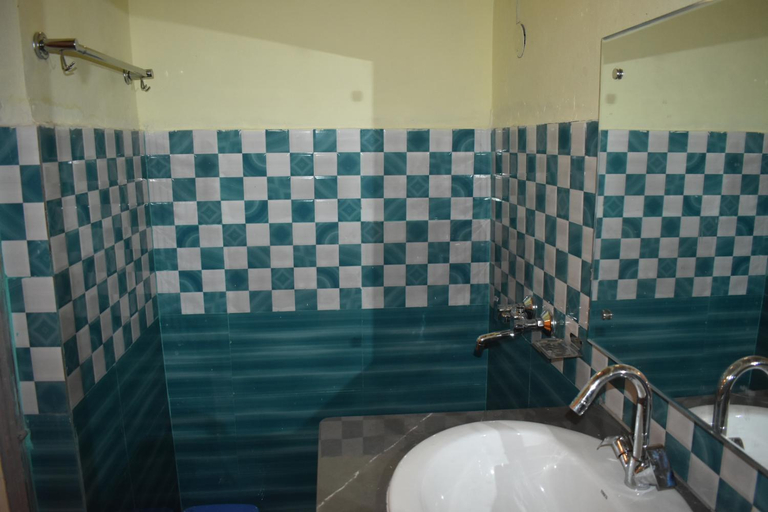 Bathroom 3, LaCliff Nature Home, Tehri Garhwal