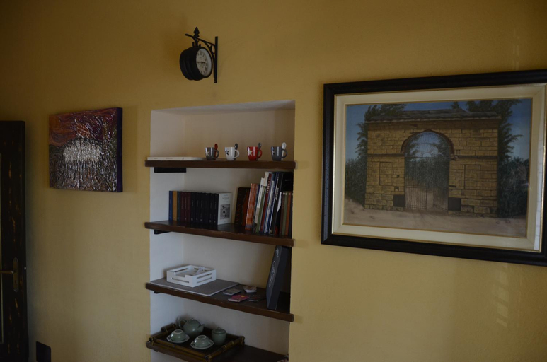 Others 3, Artista B&B, Oristano