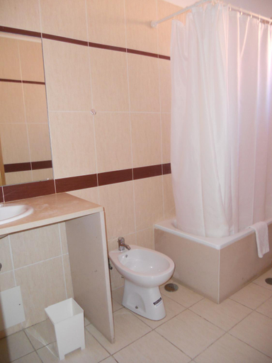 Bathroom 4, Setubalense, Lisbon