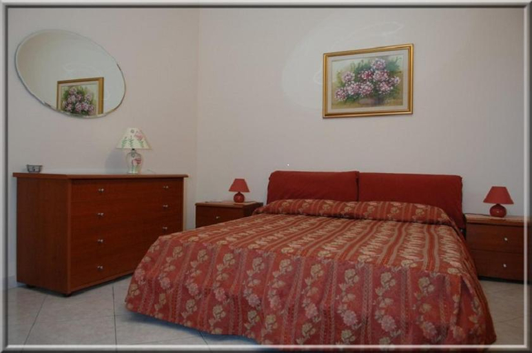 Others 5, B&B Ida, Oristano