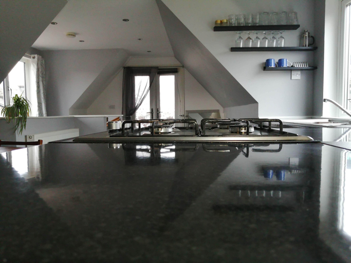Food & Drinks, Nest Holiday Home, Stirling