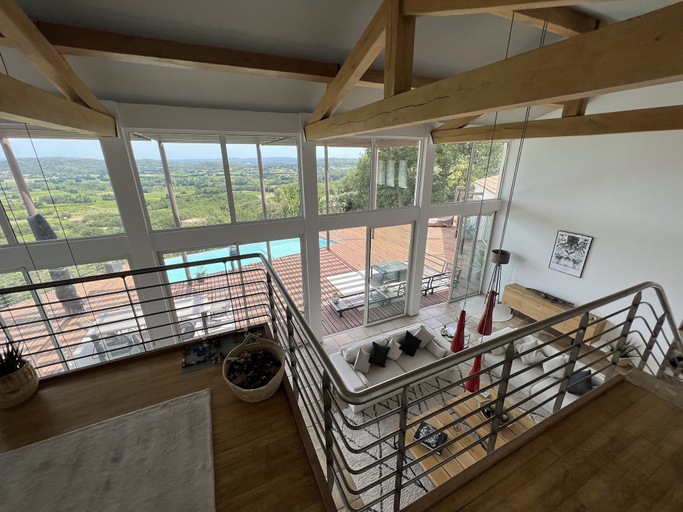 Others 5, Les Hauts d'Avignon, Gard