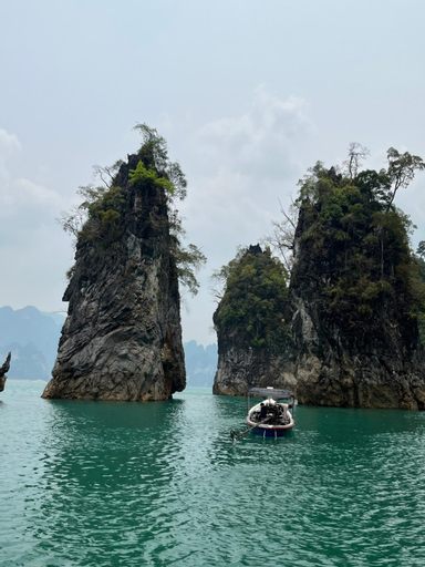 Others 3, Khao Sok Backpacker Hostel, Phanom