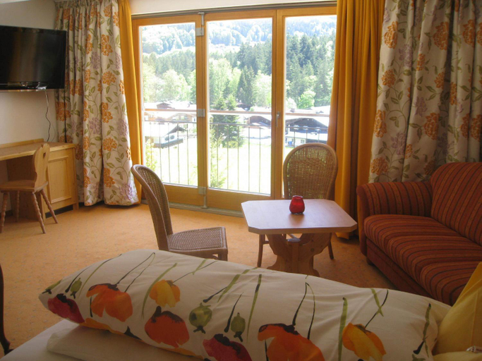 Bedroom 4, Tourist Hotel Boehm, Berchtesgadener Land