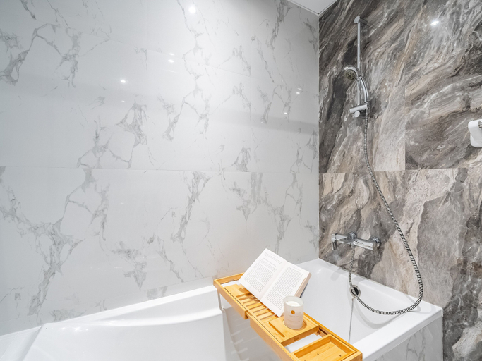 Bathroom 4, Charming Studio Escape With City View, Dubai