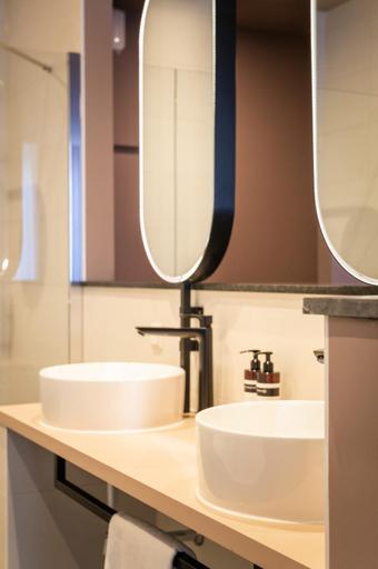 Bathroom 3, Hotel Halbert, Groningen