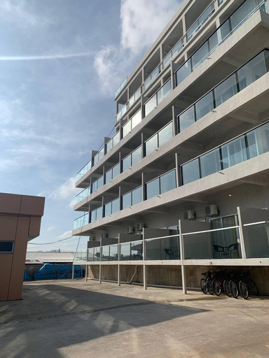 Exterior 7