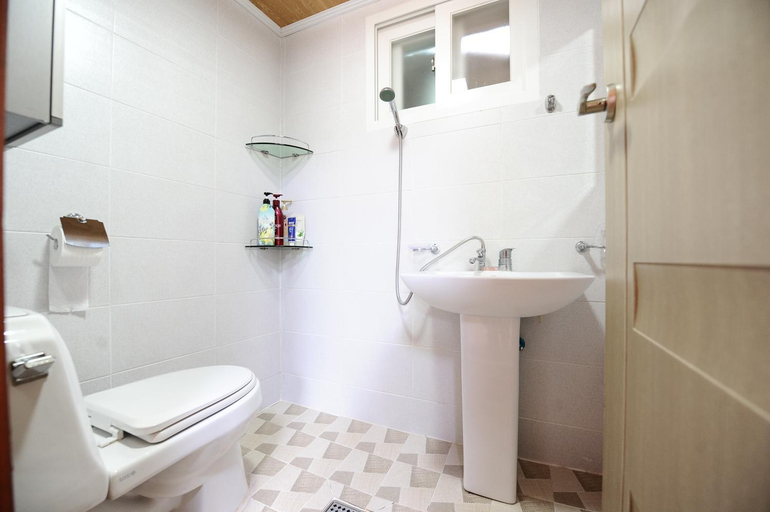 Bathroom, Starlight Rest Area , Jeonju