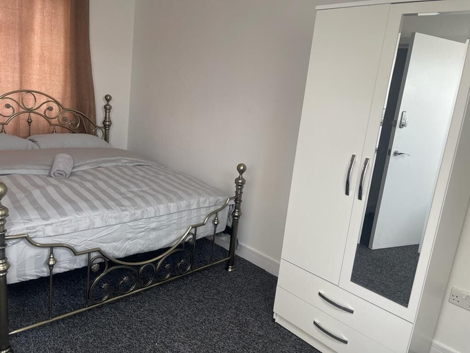 Bedroom 2, RAHAL ILFORD, London