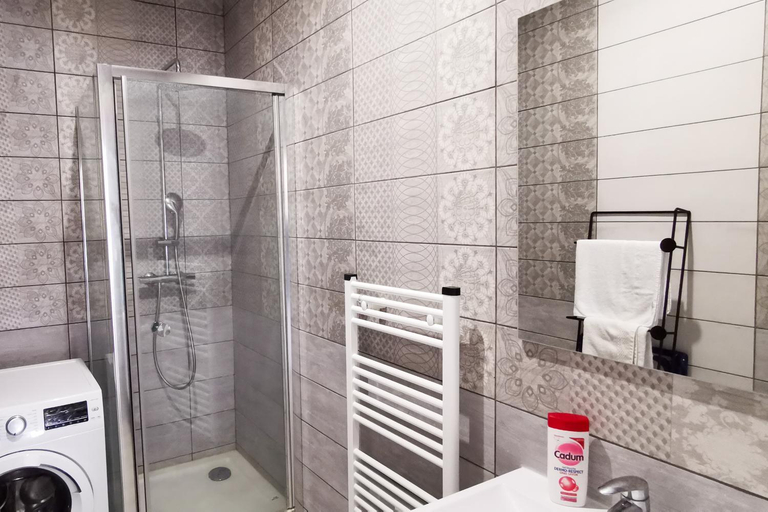 Bathroom 2, Les Appartements de la Nef d'Or, Aisne