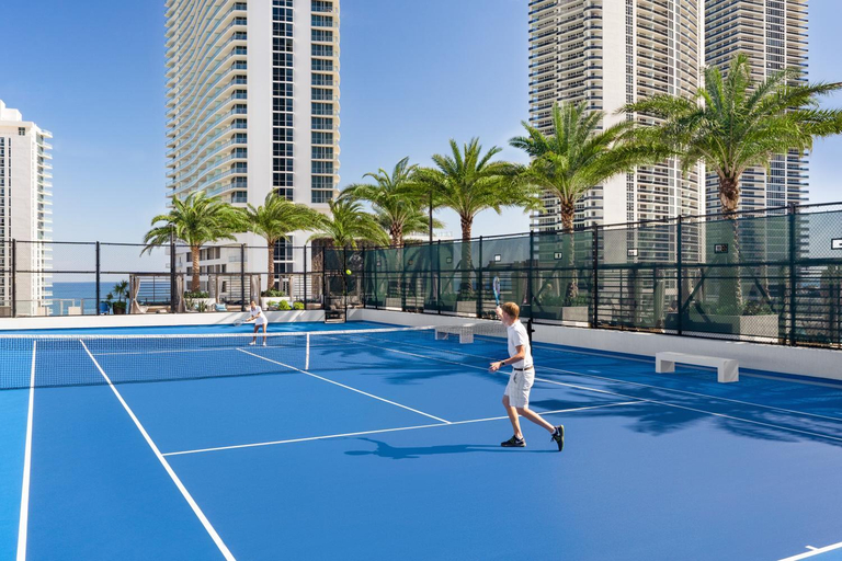 Sport & Beauty 2, Hyde House, Broward