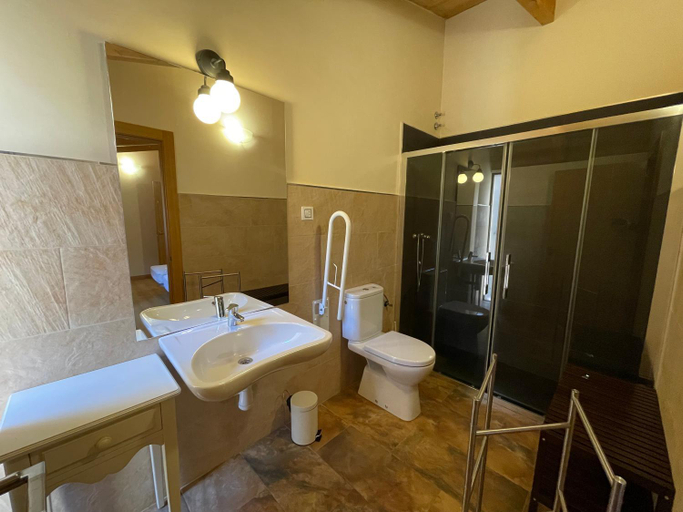 Bathroom 2, El Bulin de Madarcos, Madrid